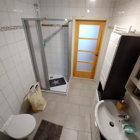 Apartment 2br, 4 Beds, Tv, Kitchen & Free Parking Eschenbach in der Oberpfalz